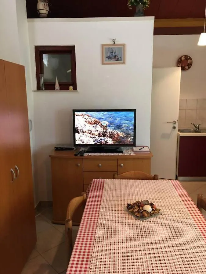 Cosy Apartment Near The Beach In Medulin Croatia
